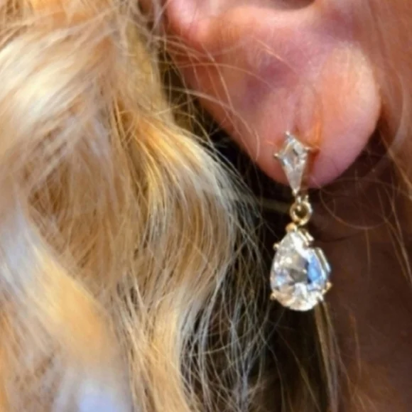 14kt Solid Yellow Gold Cubic Zirconia Hanging Earrings - Picture 1 of 10